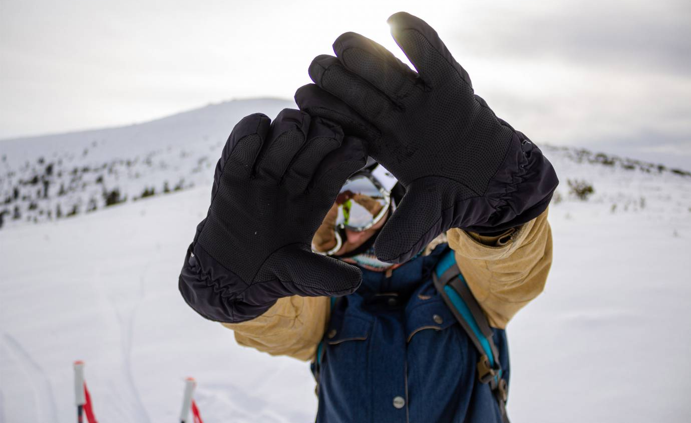 Heated gloves